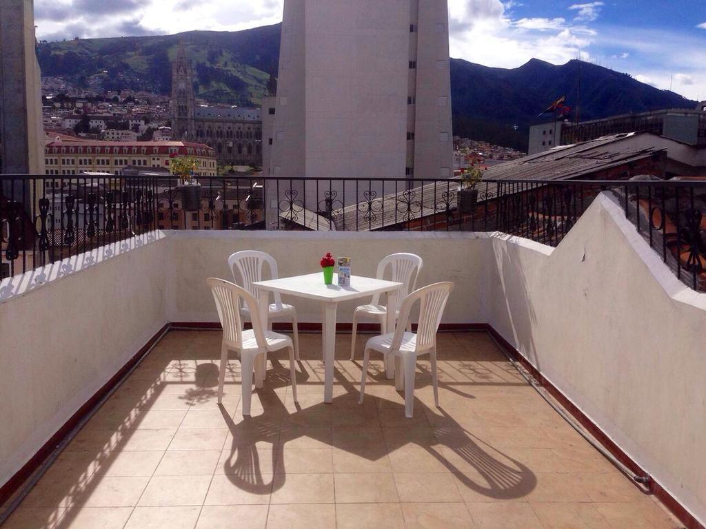 Guesthouse Nelson Quito Esterno foto